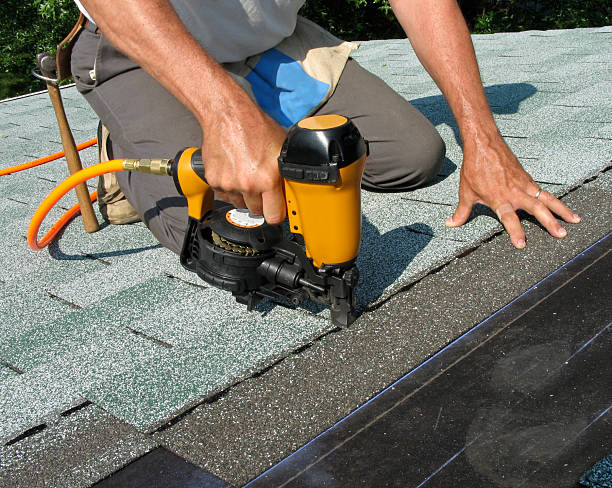 Roof Gutter Cleaning in Mill Plain, CT